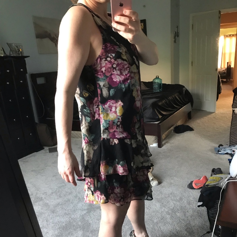 ASTR Floral Dress - Picture 4 of 5